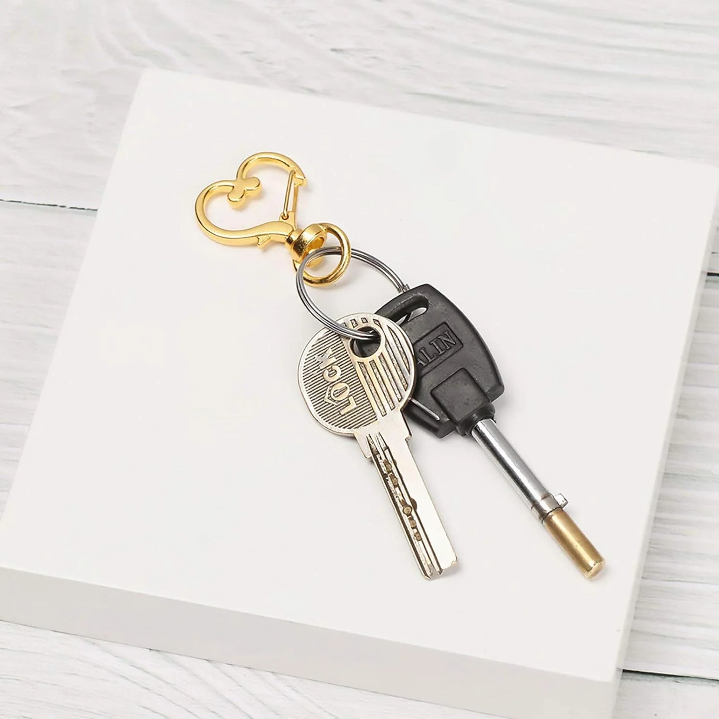 20pcs Heart Shaped Swivel Snap Hooks with Key Ring Metal Keychains